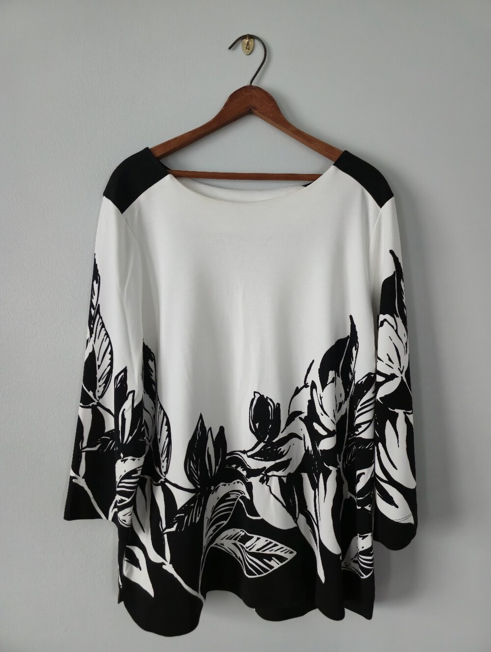 Chico Colorblock Boatneck Tunic Black and White Size 3